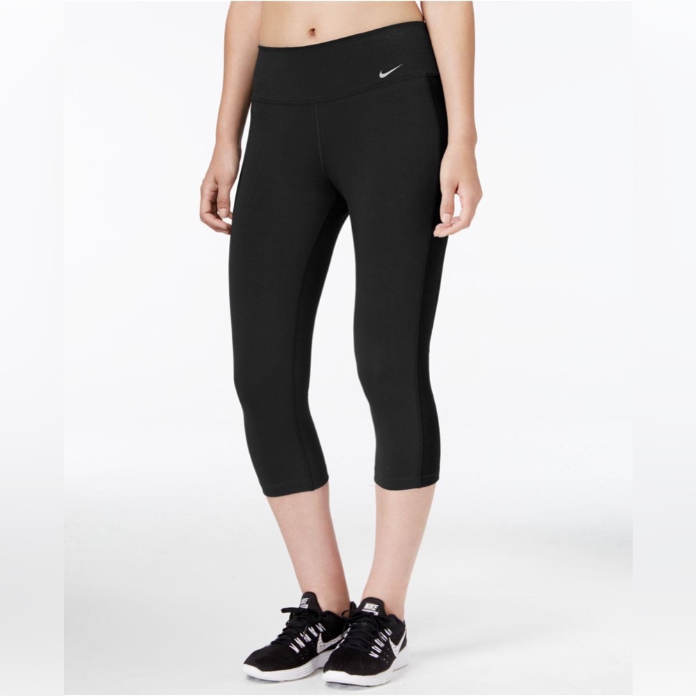 Nike Women’s Classic Dri Fit Polyester Cropped Mid Rise Leggings Size XS